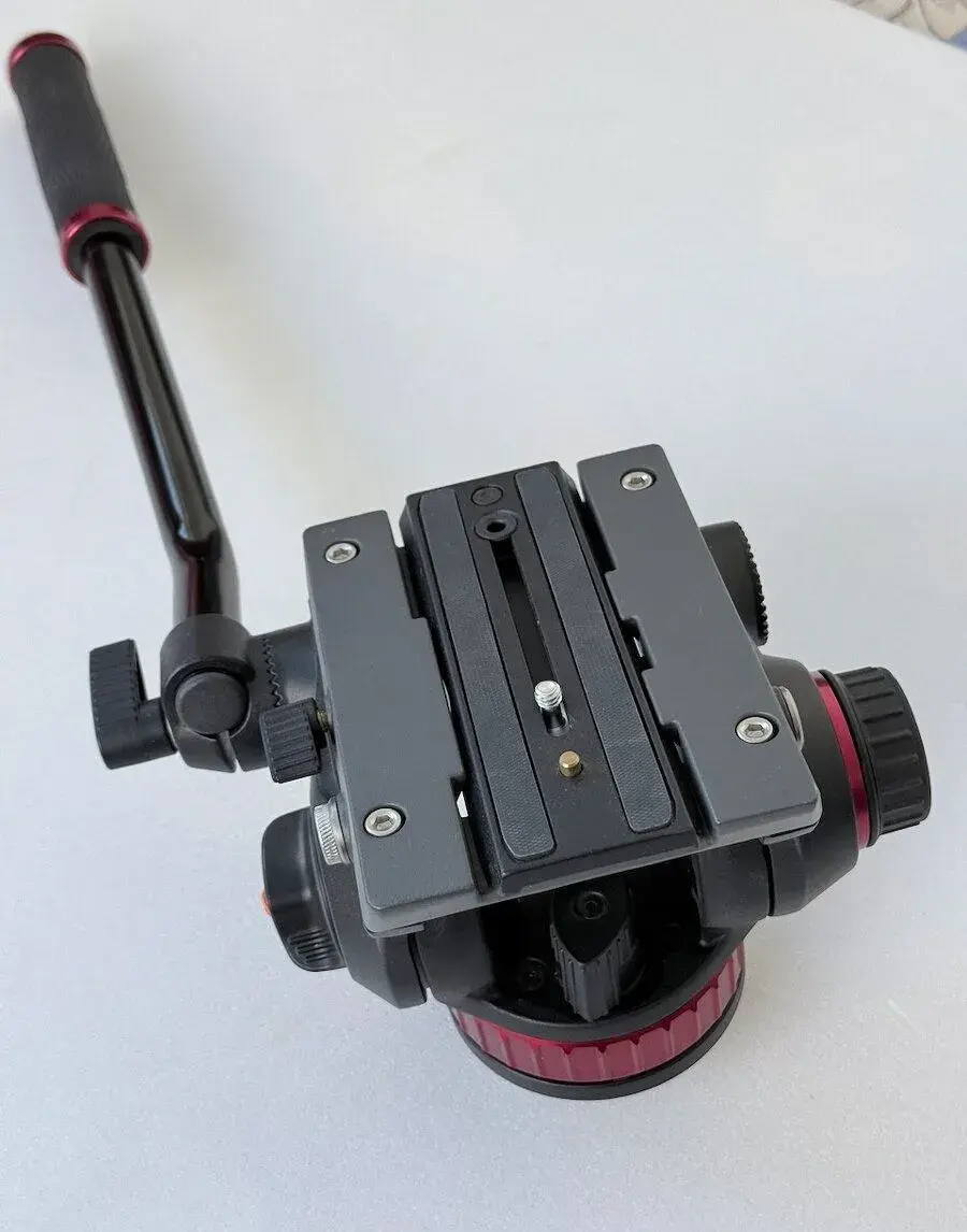 Manfrotto MVH 502AH videohlava, perfektní stav