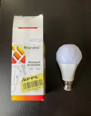Smart barevna zarovka Nanoleaf Essentials