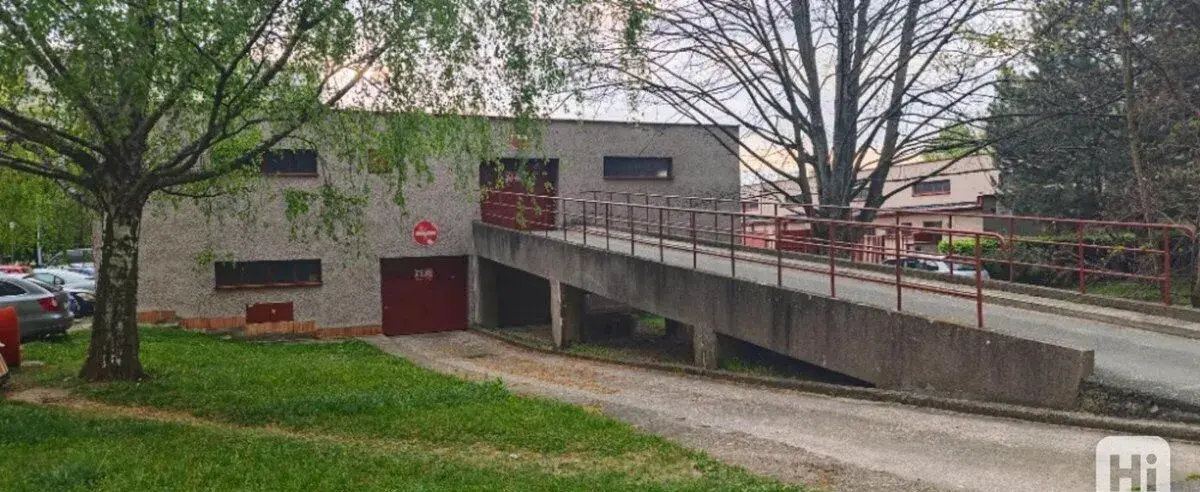 Pronájem garáže Polabiny - Valčíkova 333 Pardubice