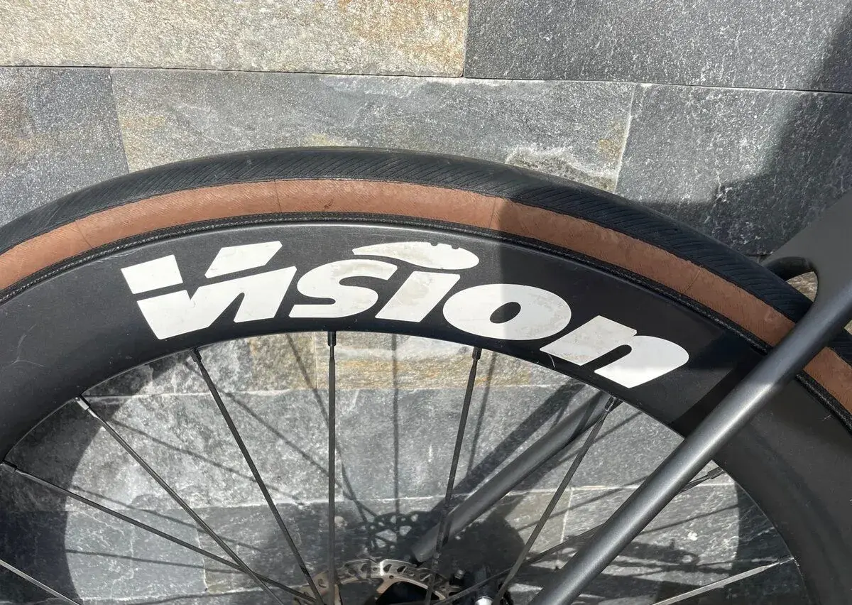Silniční karbonové kolo Giant + karbon ráfky