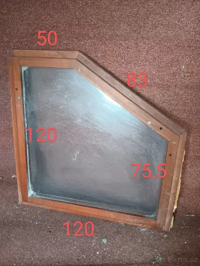 Dřevěné šroubovací okno č.9