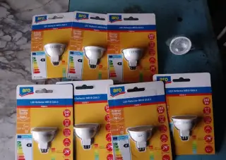 Led žárovky MR16 GU5.3 3.3w