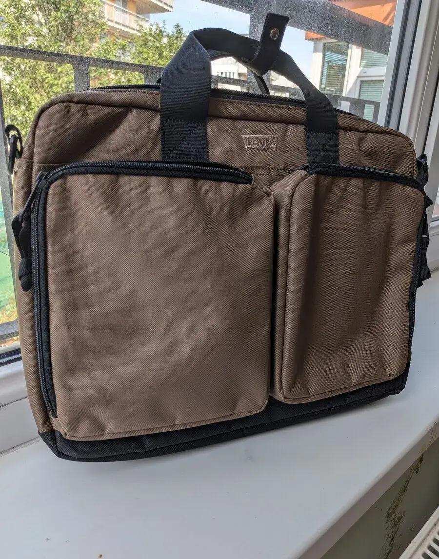 Levi's taška na notebook přes rameno / messenger bag