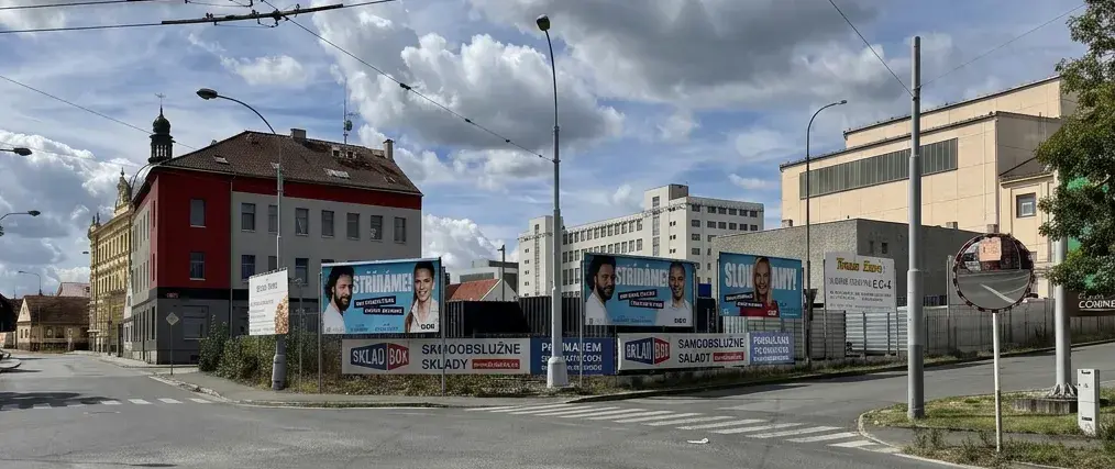Billboard č.4 Plzeň - Doudlevce, křižovatka u pumpy MOL