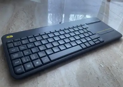Bluetooth klávesnice Logitech K400