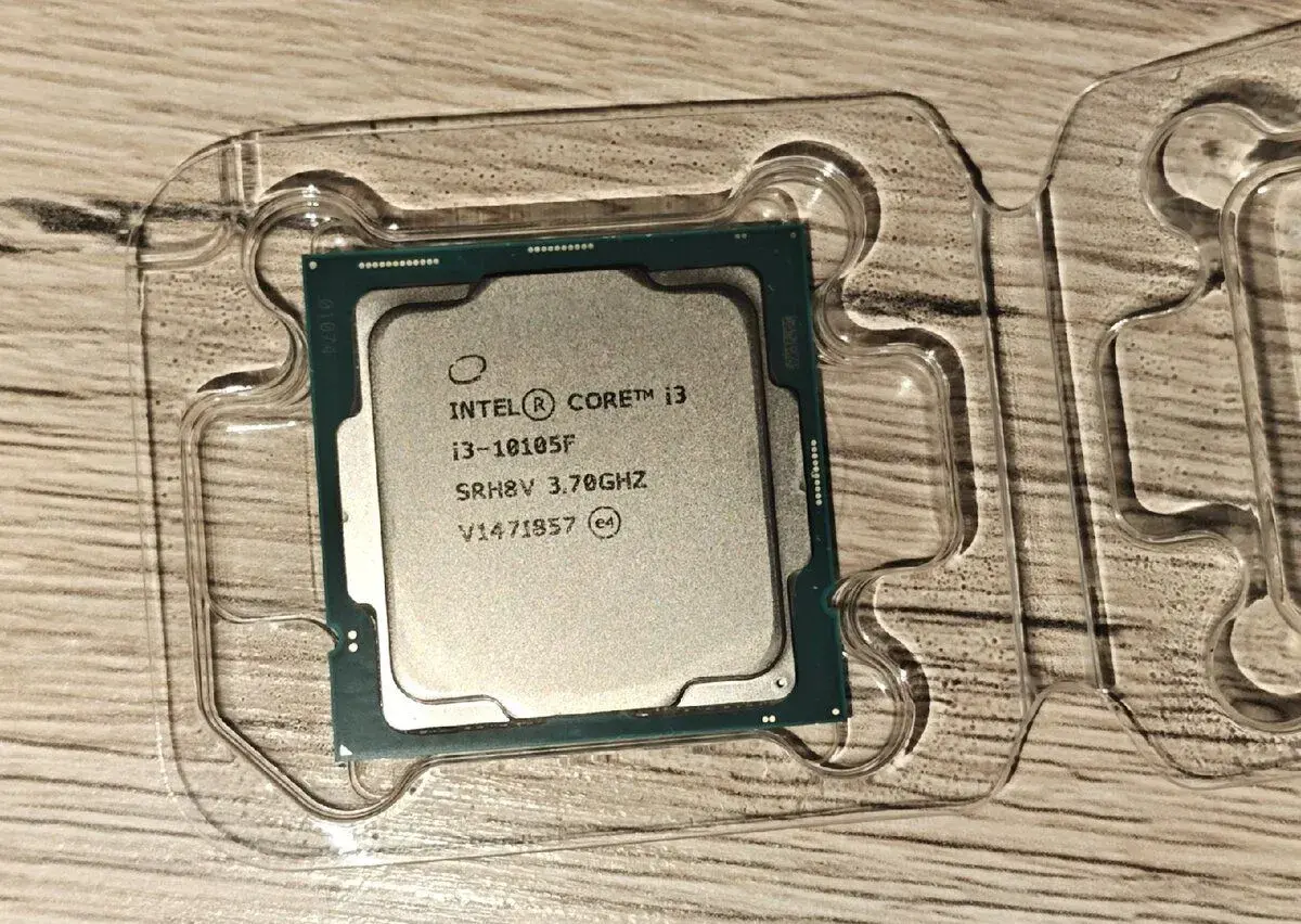 INTEL i3-10105F + chladič