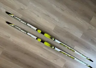 Běžky Fischer CR Classic Basalight 202 cm + SWIX vosky