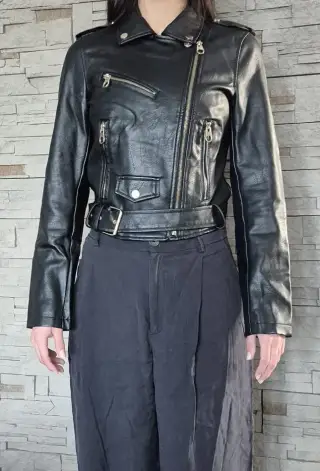 Černá kožená bunda vel. XS