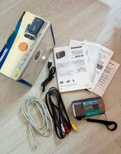 Ultra-kompaktní SD videokamera Panasonic SDR-S9
