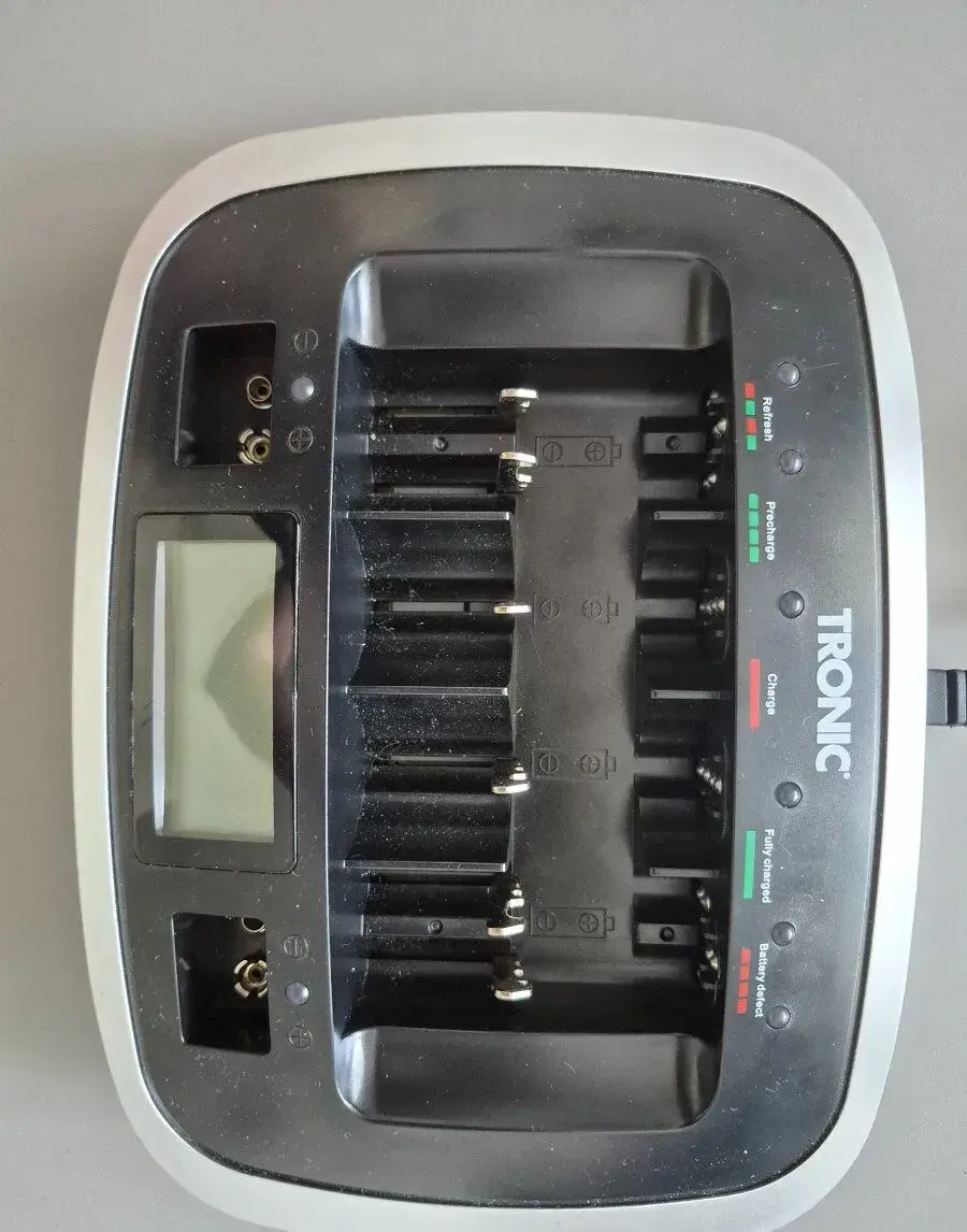 Nabíječka baterií Tronic TLG 1000 C5 AA ,AAA