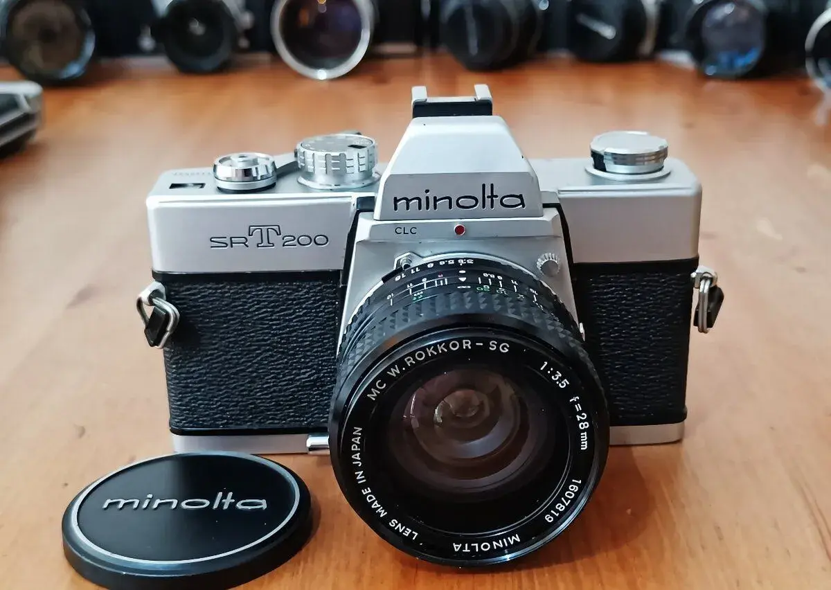 REZERVACE - MINOLTA srT 200 (Rokkor 3,5/28mm MC) - 1975