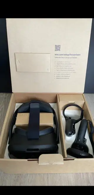 VR bryle HTC Vive Focus Vision