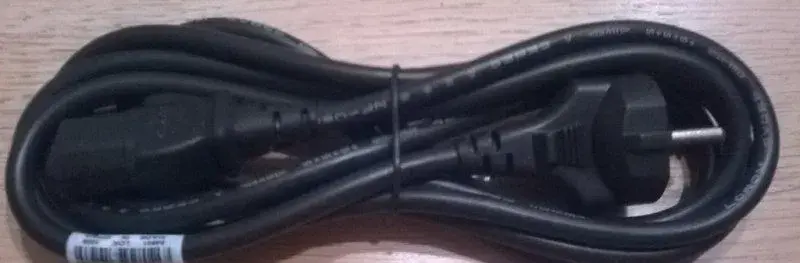 Napájecí kabel 220V černý
