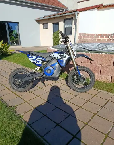 Dětská elektrická motorka HECHT