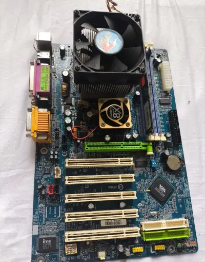Základní deska do pc včetně chladice procesoru+ ram