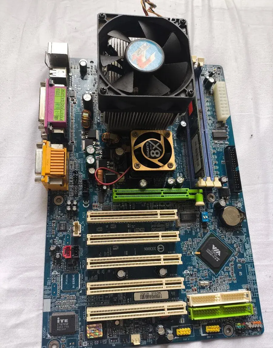 Základní deska do pc včetně chladice procesoru+ ram