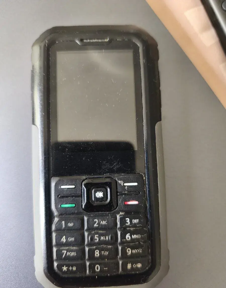 Mobilní telefon TCL