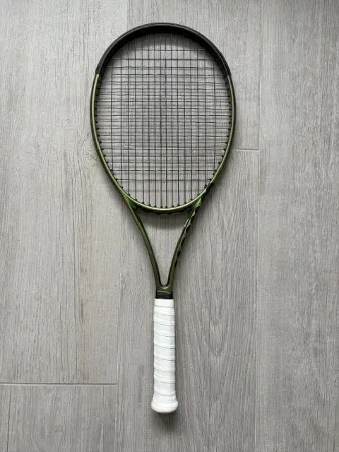 Wilson Blade 98, 1619 V8, 305 g, grip 3