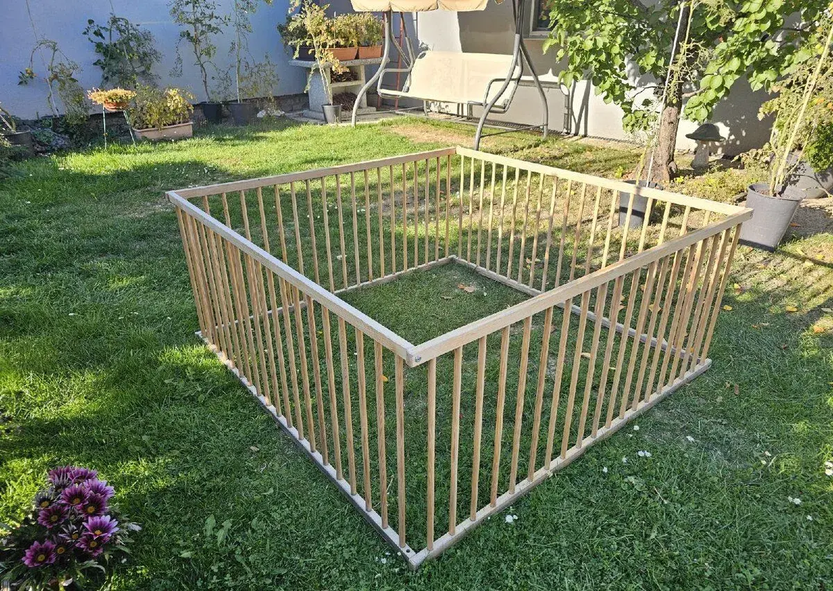 Dětská dřevěná ohrádka