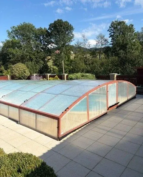Zastřešení bazenu