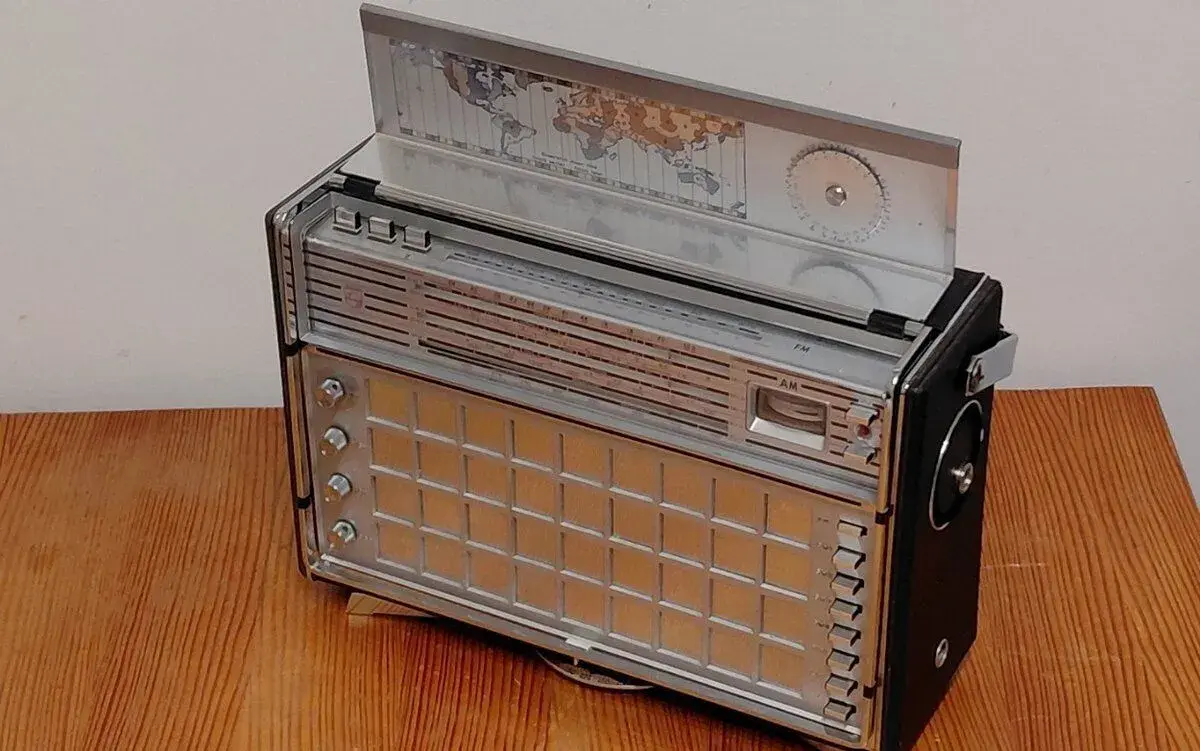 Radiopřijímač PHILIPS L6X38T