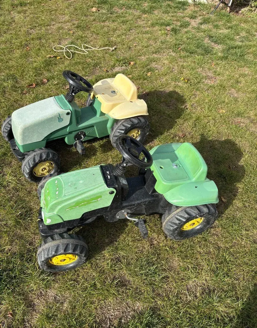 Šlapací traktor Relly toys.