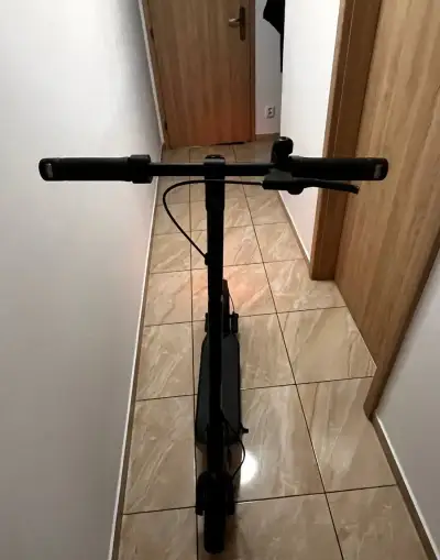 Elektrickou koloběžku Segway Ninebot F2