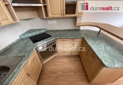 Pronájem bytu 2+kk 68 m2 terasa P10 Strašnice garážové stání