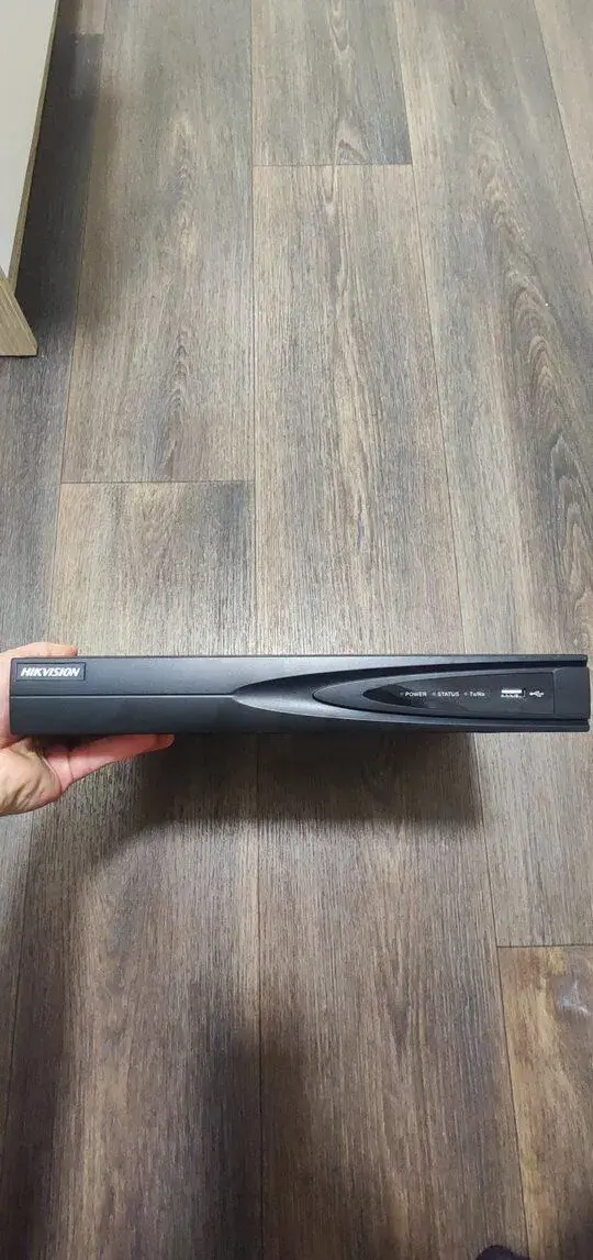 Hikvision DS-7604NI-K1(B)
