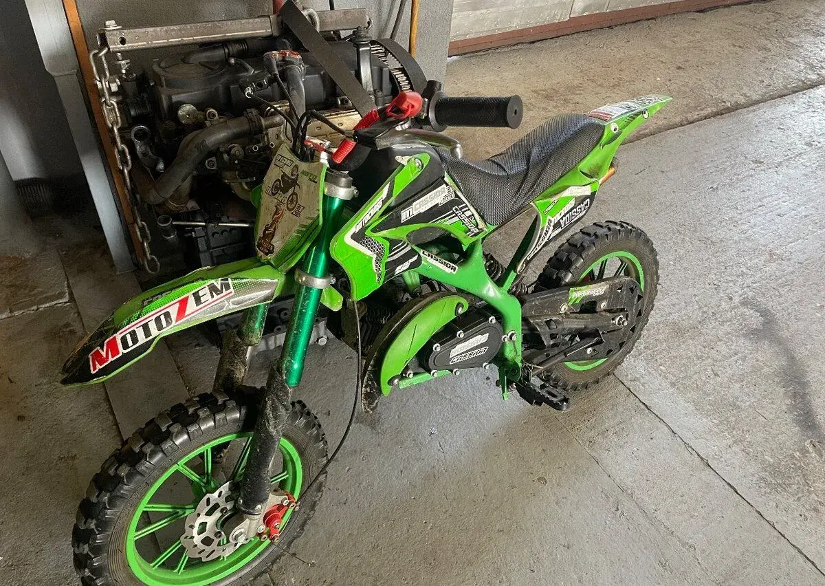 Mini cross