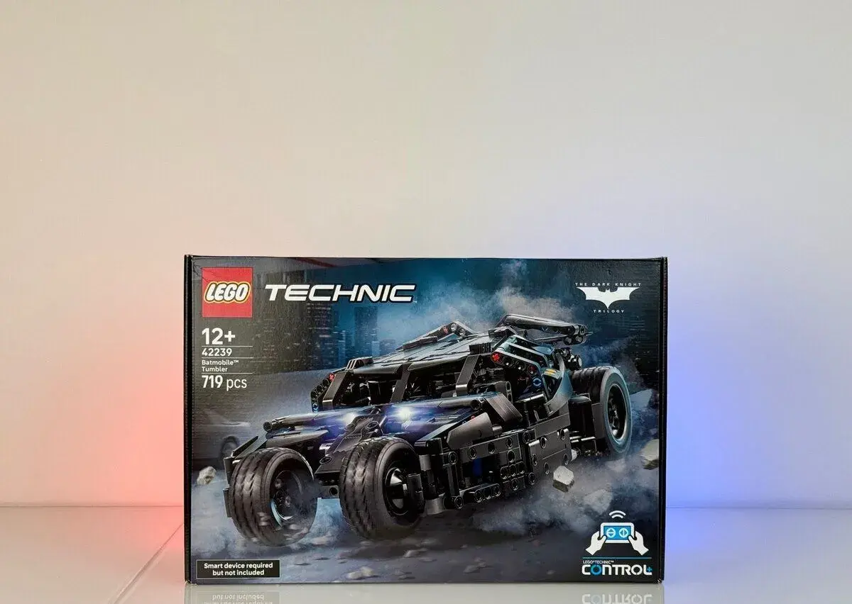 LEGO Technic 42239 - Batmobile Tumbler