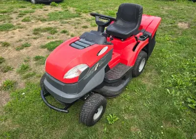 Zahradní traktor Castel Garden