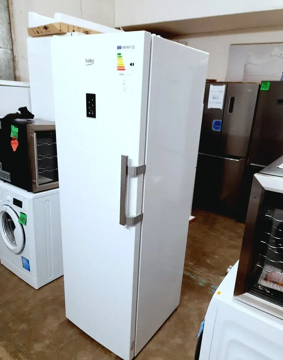 Nový mrazák BEKO výška 186 cm, NoFrost, ZÁRUKA