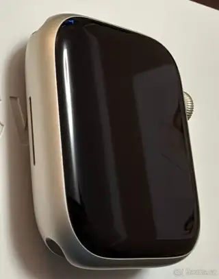 Apple Watch 8 / 45 mm + originál nový pásek
