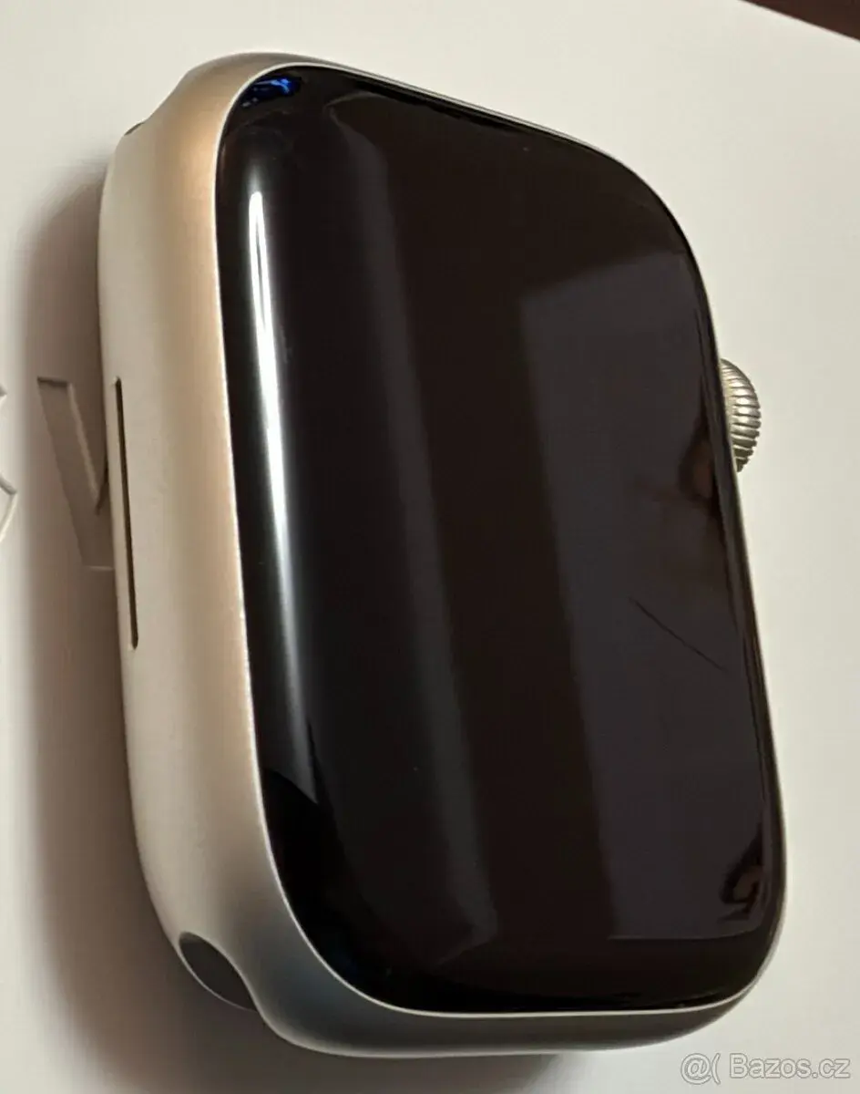 Apple Watch 8 / 45 mm + originál nový pásek