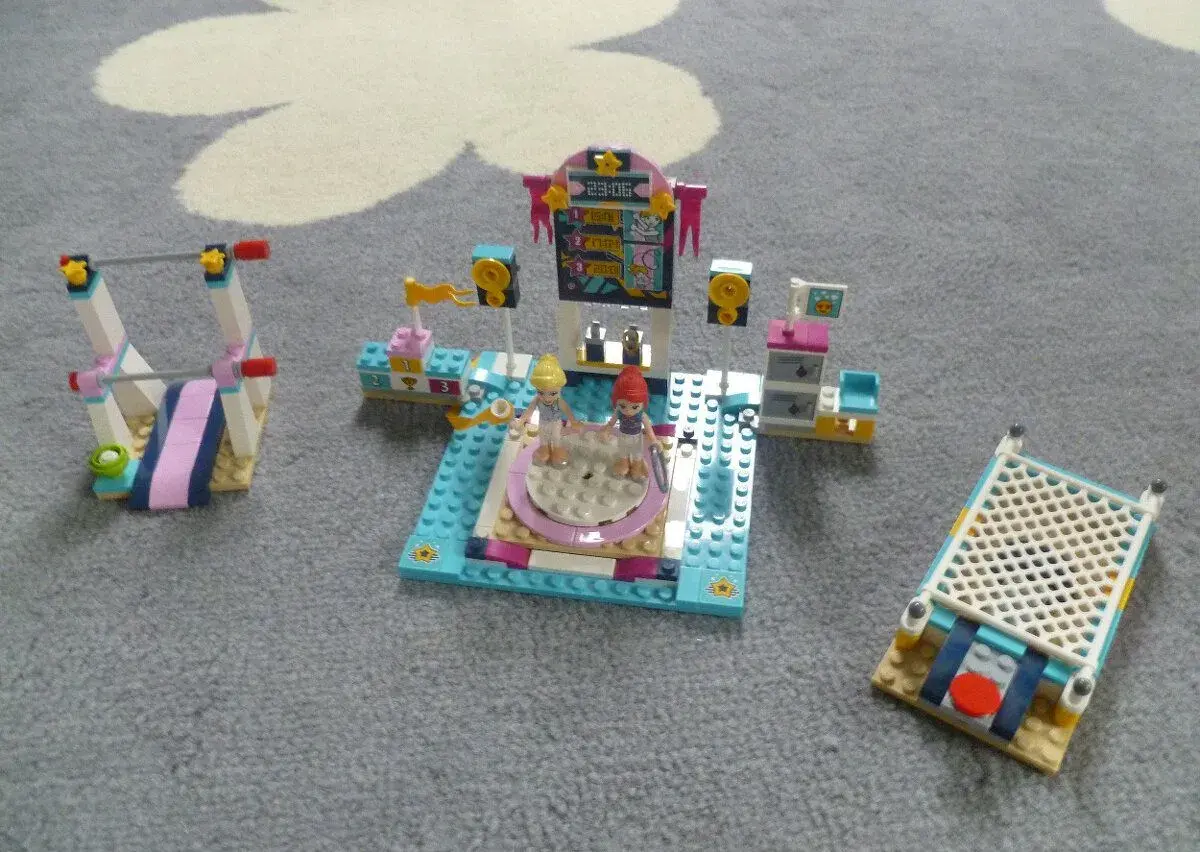 Lego Friends - Stephanie a gymnastické představení