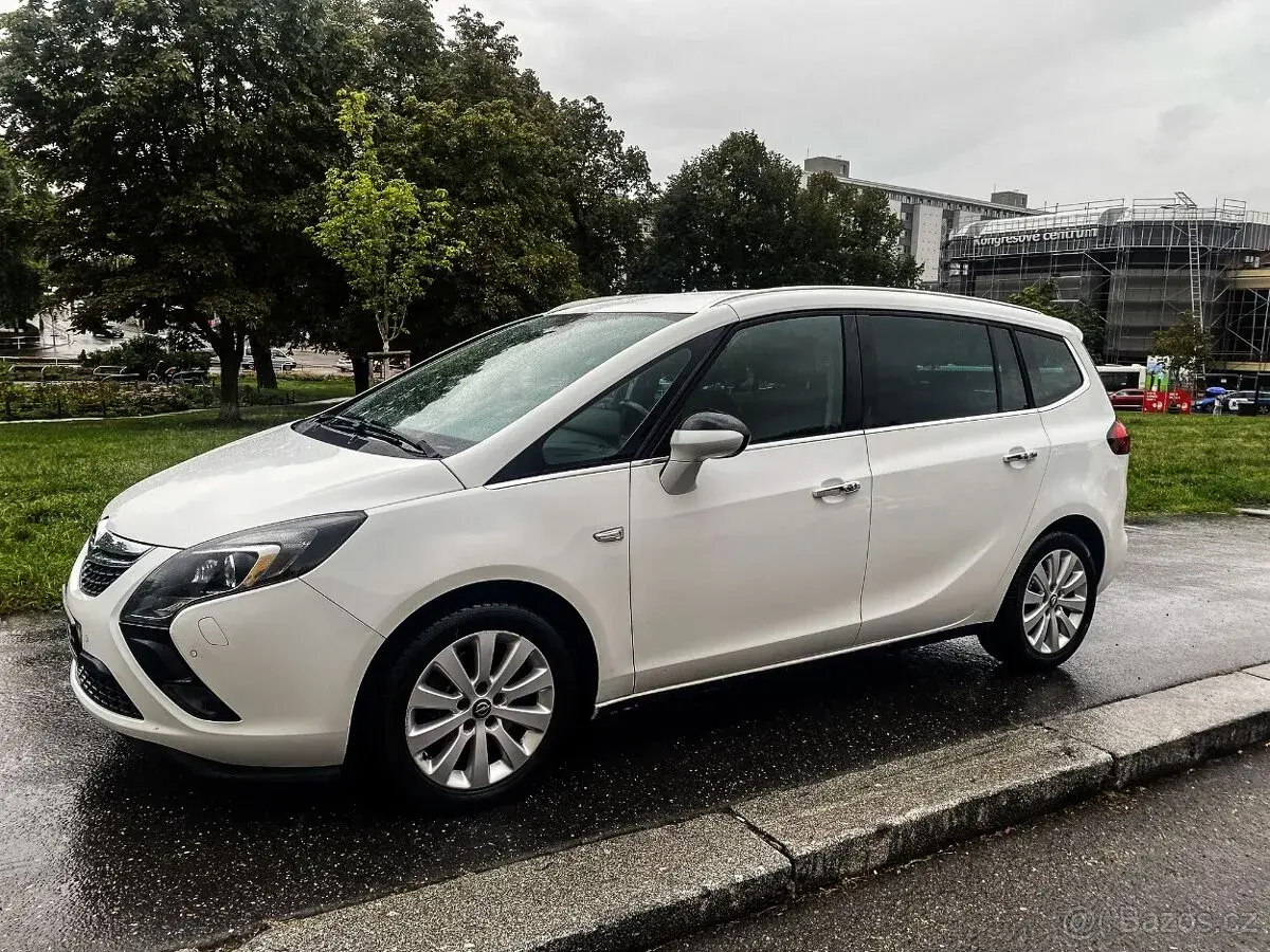 Opel ZAFIRA – 2012, 208 000 km