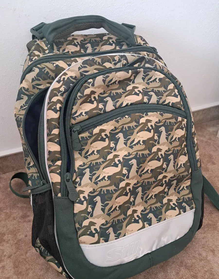 Školní batoh / aktovka pro mladší děti