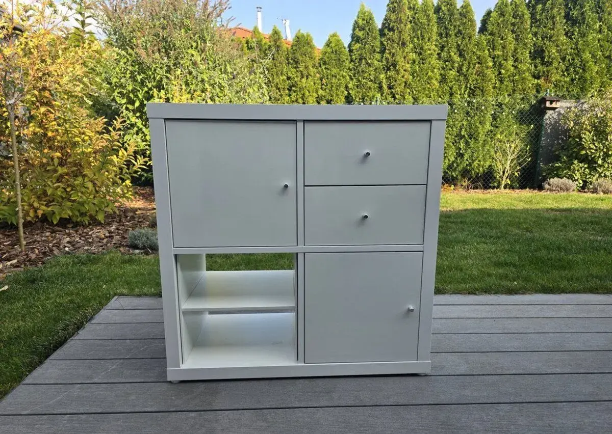 IKEA KALLAX 77x77 bílá, lesklá dvířka a zásuvky, nová
