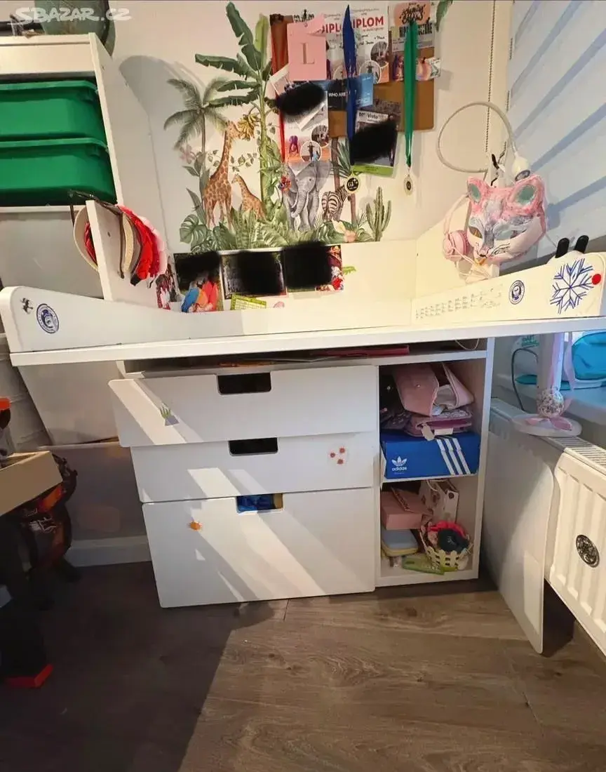 Dětský psací stůl/ přebalovací stůl