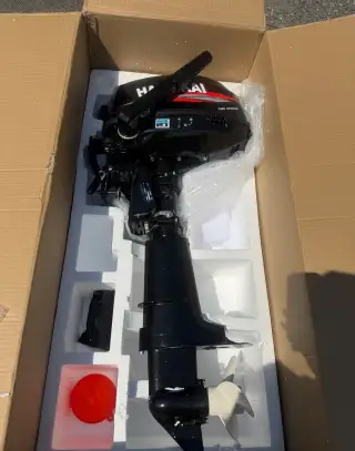 Závěsný lodní motor