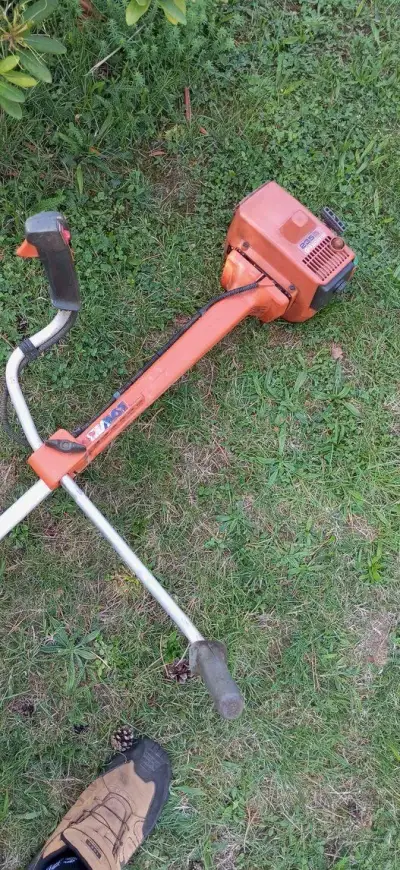 Krovinorez husqvarna 235r