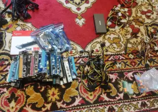 Zbytek po mining risery, ssd, usb, ethernet