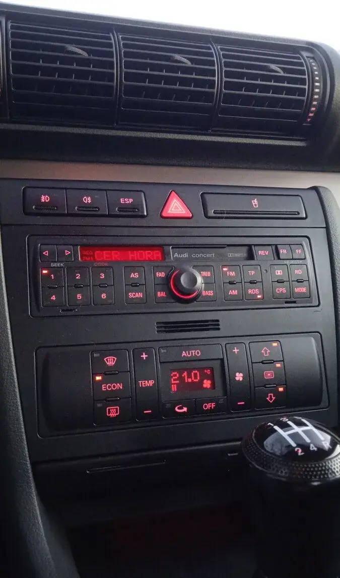 Originální autorádio Audi Concert Plus Blaupunkt