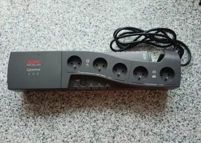 Záložní zdroj - UPS APC BF500-FR