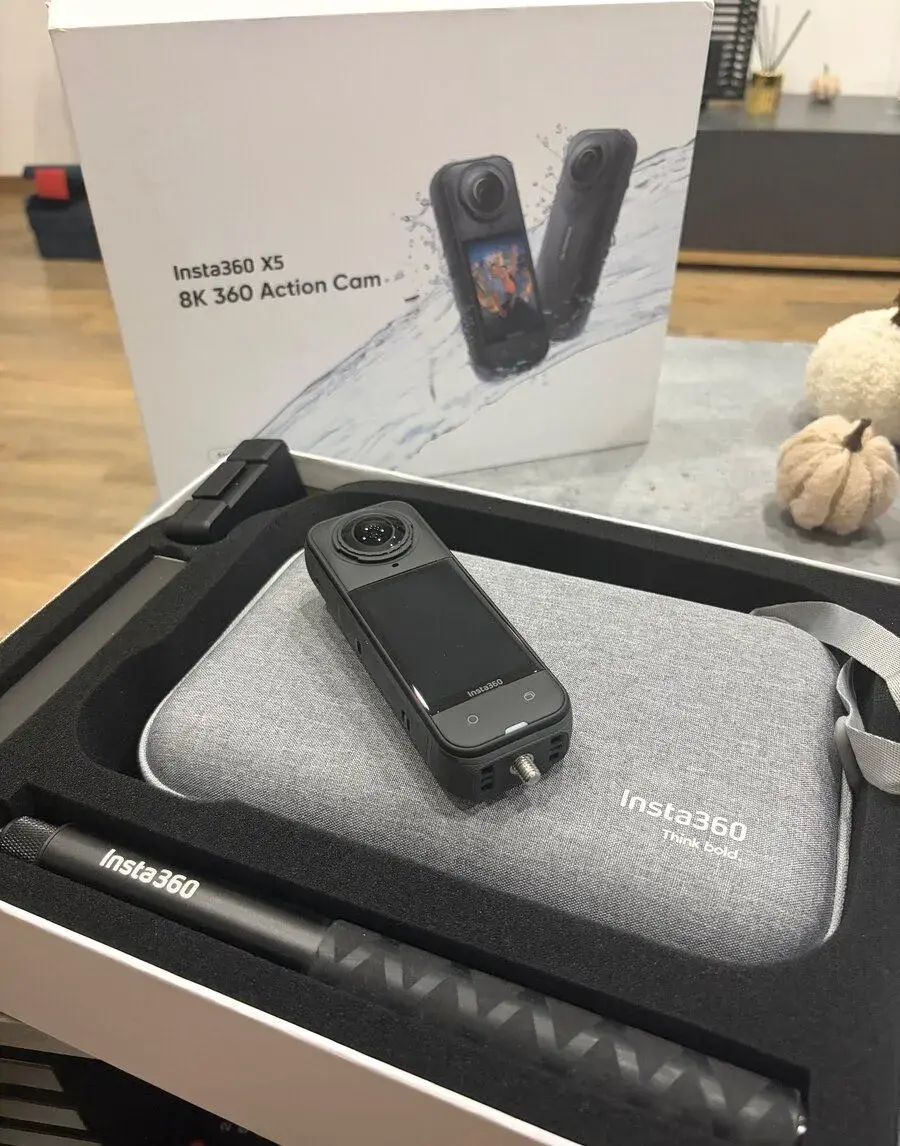 Insta360 x5