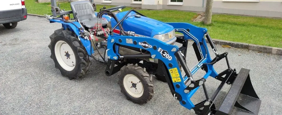 Podvázání nakladače pro japonský malotraktor