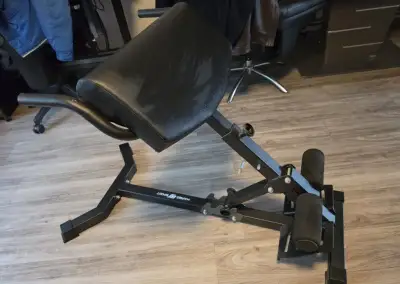Posilovací lavice na záda