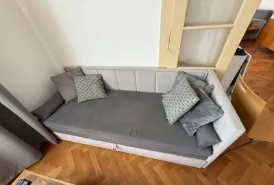 Rozkládací pohovka s úložným prostorem – 90 × 200 cm