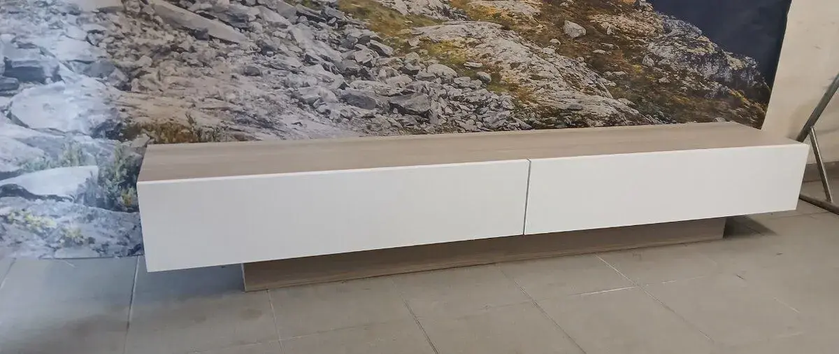 Skříňka pod TV